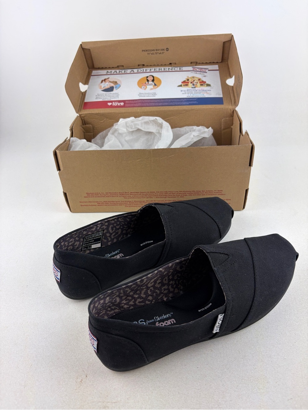 Skechers BOBS Peace and Love Black Canvas Slip On Flats Memory Foam 7 Wide New